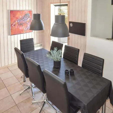Сasa de vacaciones Four-bedroom Holiday In Blokhus