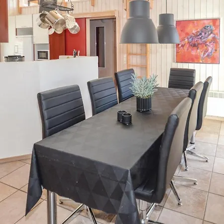 Four-bedroom Holiday In Сasa de vacaciones Blokhus