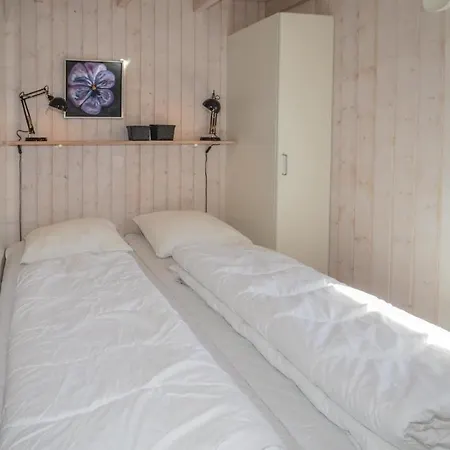 Four-bedroom Holiday In Сasa de vacaciones Blokhus